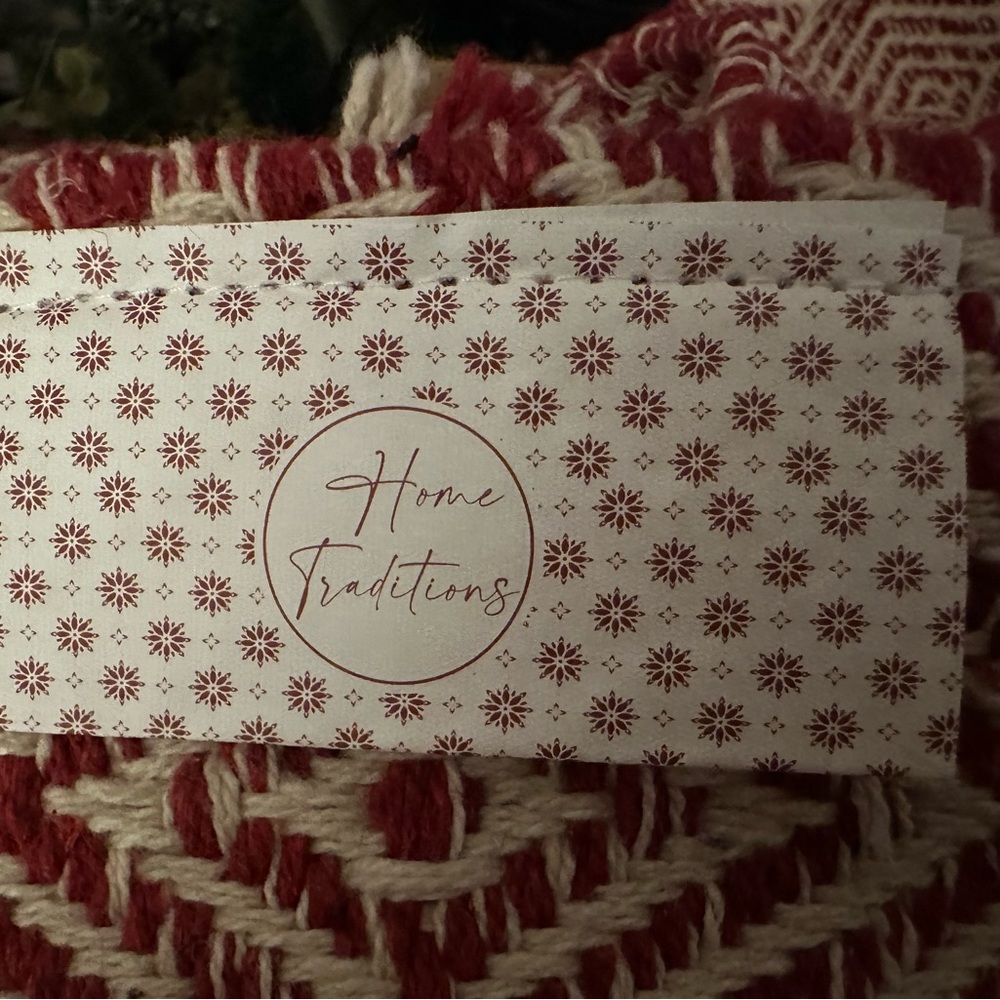 Table Runner Merry Christmas/ valentines 72”x14” like new - Picture 4 of 6
